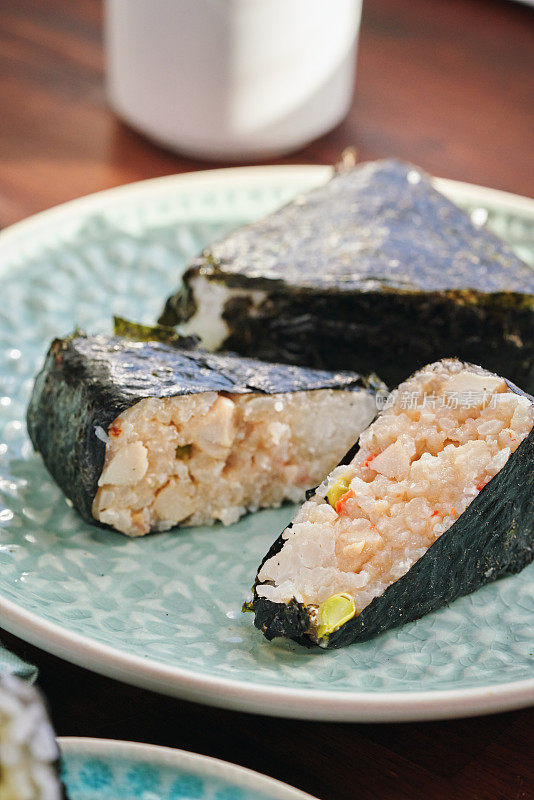 Onigiri (Omusubi) おにぎり